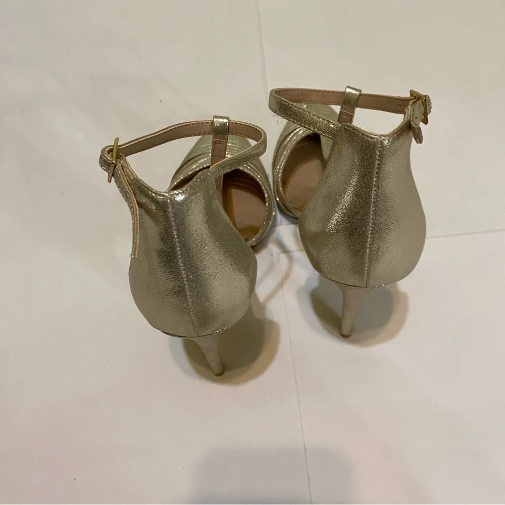 Mix No. 6 Metallic Gold Pointed Heels